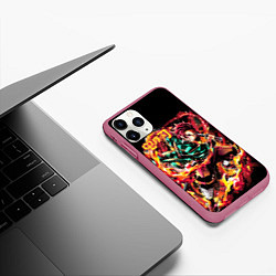 Чехол iPhone 11 Pro матовый Тандзиро - Клинок, рассекающий демонов, цвет: 3D-малиновый — фото 2