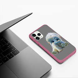 Чехол iPhone 11 Pro матовый Маленький йети, цвет: 3D-малиновый — фото 2