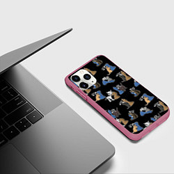 Чехол iPhone 11 Pro матовый Котики и шахматы на черном, цвет: 3D-малиновый — фото 2