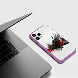 Чехол iPhone 11 Pro матовый Силуэт черного ворона и города, цвет: 3D-фиолетовый — фото 2