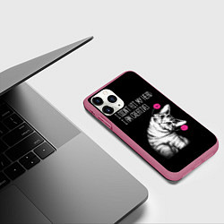 Чехол iPhone 11 Pro матовый Я не ударился головой - я креативный, цвет: 3D-малиновый — фото 2