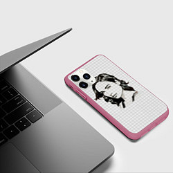 Чехол iPhone 11 Pro матовый Рисунок Галь Гадот в тетради в клетку, цвет: 3D-малиновый — фото 2