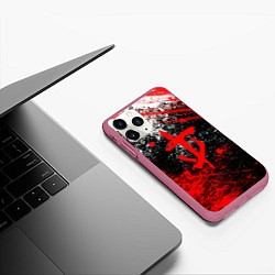 Чехол iPhone 11 Pro матовый Doom - красные краски и лого, цвет: 3D-малиновый — фото 2