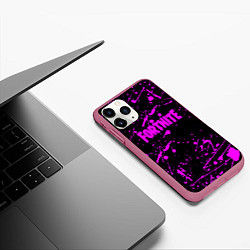 Чехол iPhone 11 Pro матовый Fortnite краски, цвет: 3D-малиновый — фото 2