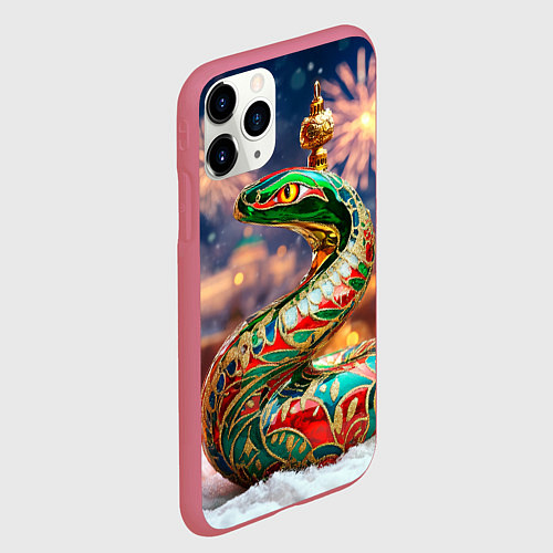 Чехол iPhone 11 Pro матовый Змея на фоне новогоднего кремля / 3D-Малиновый – фото 2