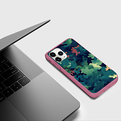 Чехол iPhone 11 Pro матовый Армейский камуфляж зеленый, цвет: 3D-малиновый — фото 2