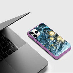 Чехол iPhone 11 Pro матовый Новогодний пещерный домик, цвет: 3D-фиолетовый — фото 2