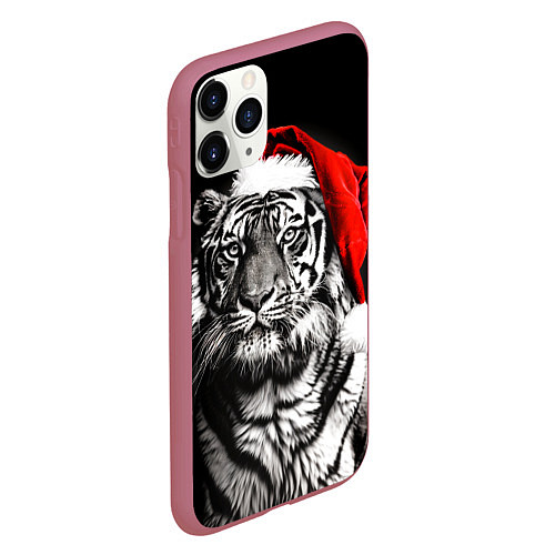 Чехол iPhone 11 Pro матовый Тигр в красном колпаке Деда Мороза / 3D-Малиновый – фото 2