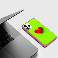 Чехол iPhone 11 Pro матовый Пиксельное красное сердечко, цвет: 3D-малиновый — фото 2