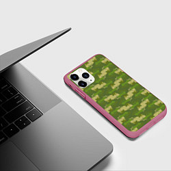 Чехол iPhone 11 Pro матовый Зеленый камуфляж, цвет: 3D-малиновый — фото 2