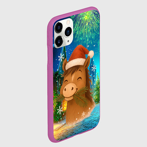 Чехол iPhone 11 Pro матовый Новогодняя лошадка жует елочные ветки / 3D-Фиолетовый – фото 2