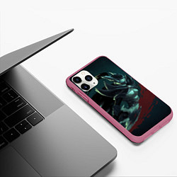 Чехол iPhone 11 Pro матовый Phantom Assassin, цвет: 3D-малиновый — фото 2