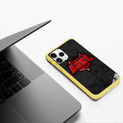 Чехол iPhone 11 Pro матовый Hellraisers, цвет: 3D-желтый — фото 2