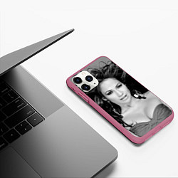 Чехол iPhone 11 Pro матовый Дженнифер Лопез, цвет: 3D-малиновый — фото 2
