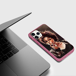 Чехол iPhone 11 Pro матовый Марла с сигаретой, цвет: 3D-малиновый — фото 2