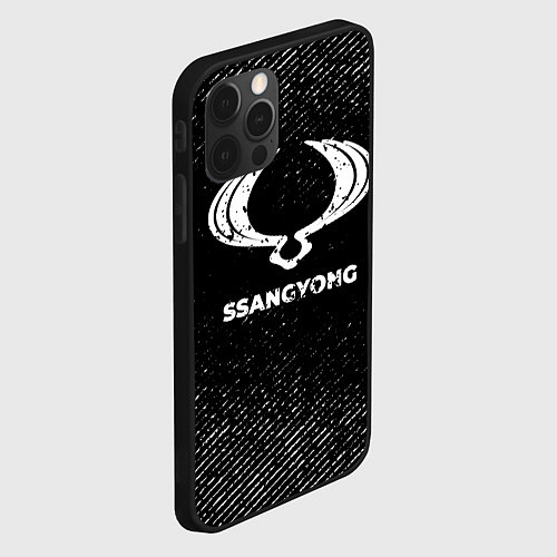 Чехол iPhone 12 Pro Max SsangYong с потертостями на темном фоне / 3D-Черный – фото 2