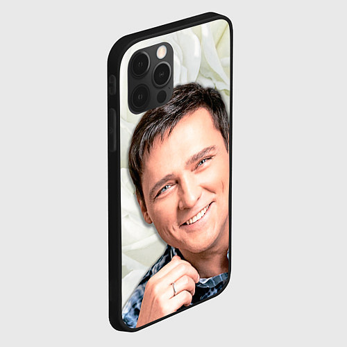 Чехол iPhone 12 Pro Max Юрий Шатунов на фоне белых роз / 3D-Черный – фото 2