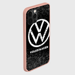 Чехол для iPhone 12 Pro Max Volkswagen с потертостями на темном фоне, цвет: 3D-светло-розовый — фото 2