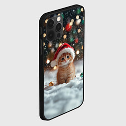 Чехол для iPhone 12 Pro Max Новогодний маленький котенок и снег, цвет: 3D-черный — фото 2