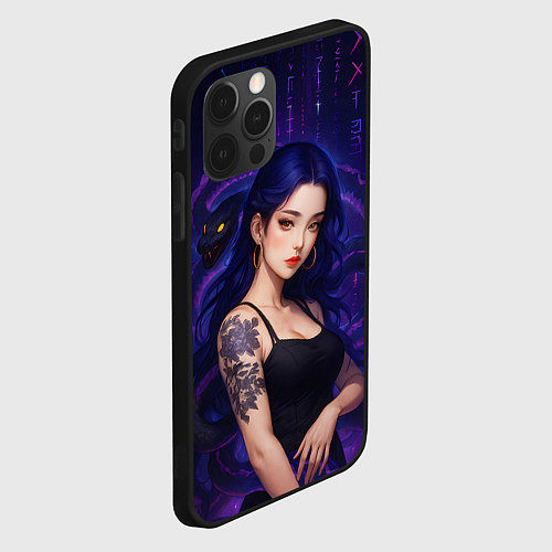 Чехол iPhone 12 Pro Max Девушка с тату на руке и пурпурная змея / 3D-Черный – фото 2