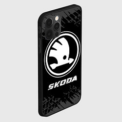 Чехол для iPhone 12 Pro Skoda speed на темном фоне со следами шин, цвет: 3D-черный — фото 2