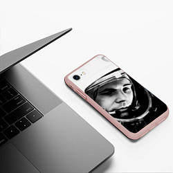 Чехол iPhone 7/8 матовый Гагарин космонавт, цвет: 3D-светло-розовый — фото 2