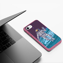 Чехол iPhone 7/8 матовый Привет из космоса, цвет: 3D-малиновый — фото 2