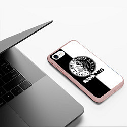Чехол iPhone 7/8 матовый Ramones B&W, цвет: 3D-светло-розовый — фото 2