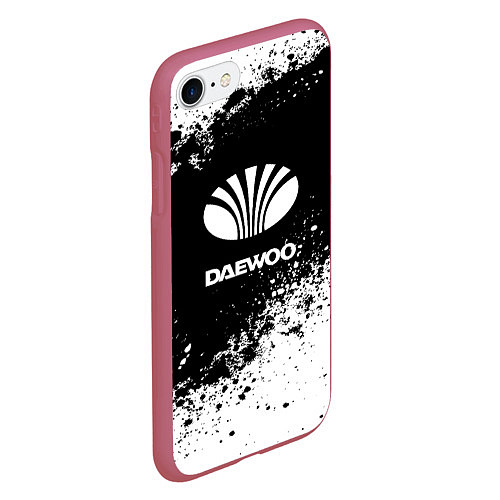 Чехол iPhone 7/8 матовый Daewoo: Black Spray / 3D-Малиновый – фото 2