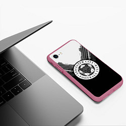 Чехол iPhone 7/8 матовый FC Leicester City: Black Style, цвет: 3D-малиновый — фото 2