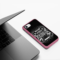 Чехол iPhone 7/8 матовый КОРОЛЕВСКИЙ ЧЁРНЫЙ, цвет: 3D-малиновый — фото 2