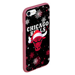 Чехол iPhone 7/8 матовый НОВОГОДНИЙ CHICAGO BULLS 2022 СНЕЖИНКИ, цвет: 3D-малиновый — фото 2