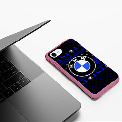 Чехол iPhone 7/8 матовый НОВОГОДНИЙ СВИТЕР БМВ ЧЕРНО СИНИЙ, цвет: 3D-малиновый — фото 2
