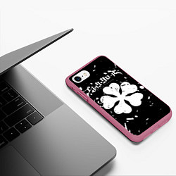 Чехол iPhone 7/8 матовый Чёрный клевер манга, цвет: 3D-малиновый — фото 2