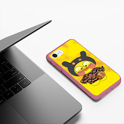 Чехол iPhone 7/8 матовый Лалафанфан-утка в свитере, цвет: 3D-малиновый — фото 2