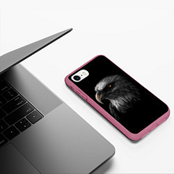 Чехол iPhone 7/8 матовый Голова хищного орла, цвет: 3D-малиновый — фото 2