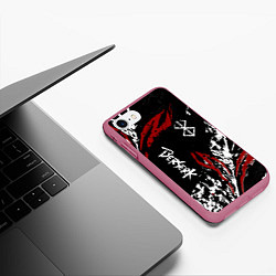 Чехол iPhone 7/8 матовый BERSERK BLACK MASK - БЕРСЕРК ЧЁРНАЯ МАСКА, цвет: 3D-малиновый — фото 2