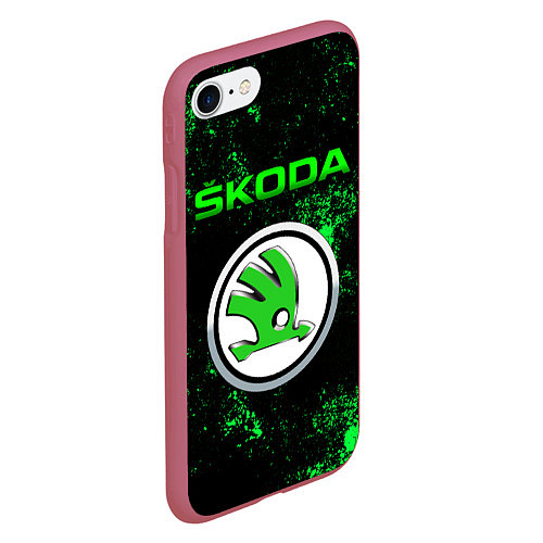 Чехол iPhone 7/8 матовый SKODA - ЗЕЛЕНЫЕ БРЫЗГИ / 3D-Малиновый – фото 2