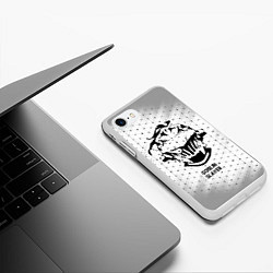 Чехол iPhone 7/8 матовый Goblin Slayer glitch на светлом фоне, цвет: 3D-белый — фото 2