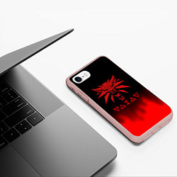 Чехол iPhone 7/8 матовый Ведьмак огонь лого геральт, цвет: 3D-светло-розовый — фото 2
