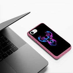Чехол iPhone 7/8 матовый Фиолетовый неоновый олень, цвет: 3D-малиновый — фото 2