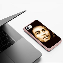 Чехол iPhone 7/8 матовый Взгляд Боба Марли, цвет: 3D-светло-розовый — фото 2