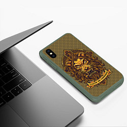Чехол iPhone XS Max матовый Золотой лев на кресте, цвет: 3D-темно-зеленый — фото 2