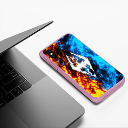 Чехол iPhone XS Max матовый TES SKYRIM BATTLE FIRE БИТВА ОГНЕЙ, цвет: 3D-розовый — фото 2