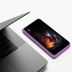 Чехол iPhone XS Max матовый HOLLOW KNIGHT У КОСТРА, цвет: 3D-фиолетовый — фото 2