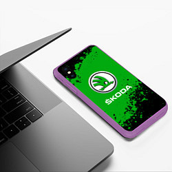 Чехол iPhone XS Max матовый Skoda следы от шин, цвет: 3D-фиолетовый — фото 2