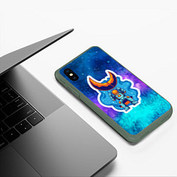 Чехол iPhone XS Max матовый Космонавт качается на месяце, цвет: 3D-темно-зеленый — фото 2