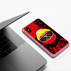 Чехол iPhone XS Max матовый Горилла в шлеме, цвет: 3D-малиновый — фото 2