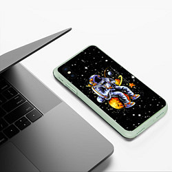 Чехол iPhone XS Max матовый Космонавт на рыбалке - неон, цвет: 3D-салатовый — фото 2