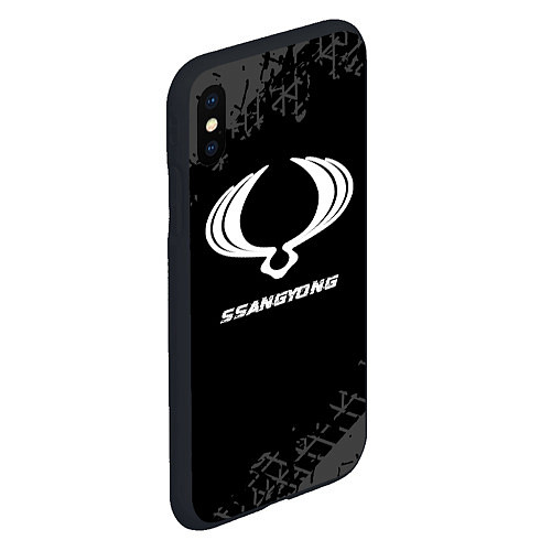 Чехол iPhone XS Max матовый SsangYong speed на темном фоне со следами шин / 3D-Черный – фото 2